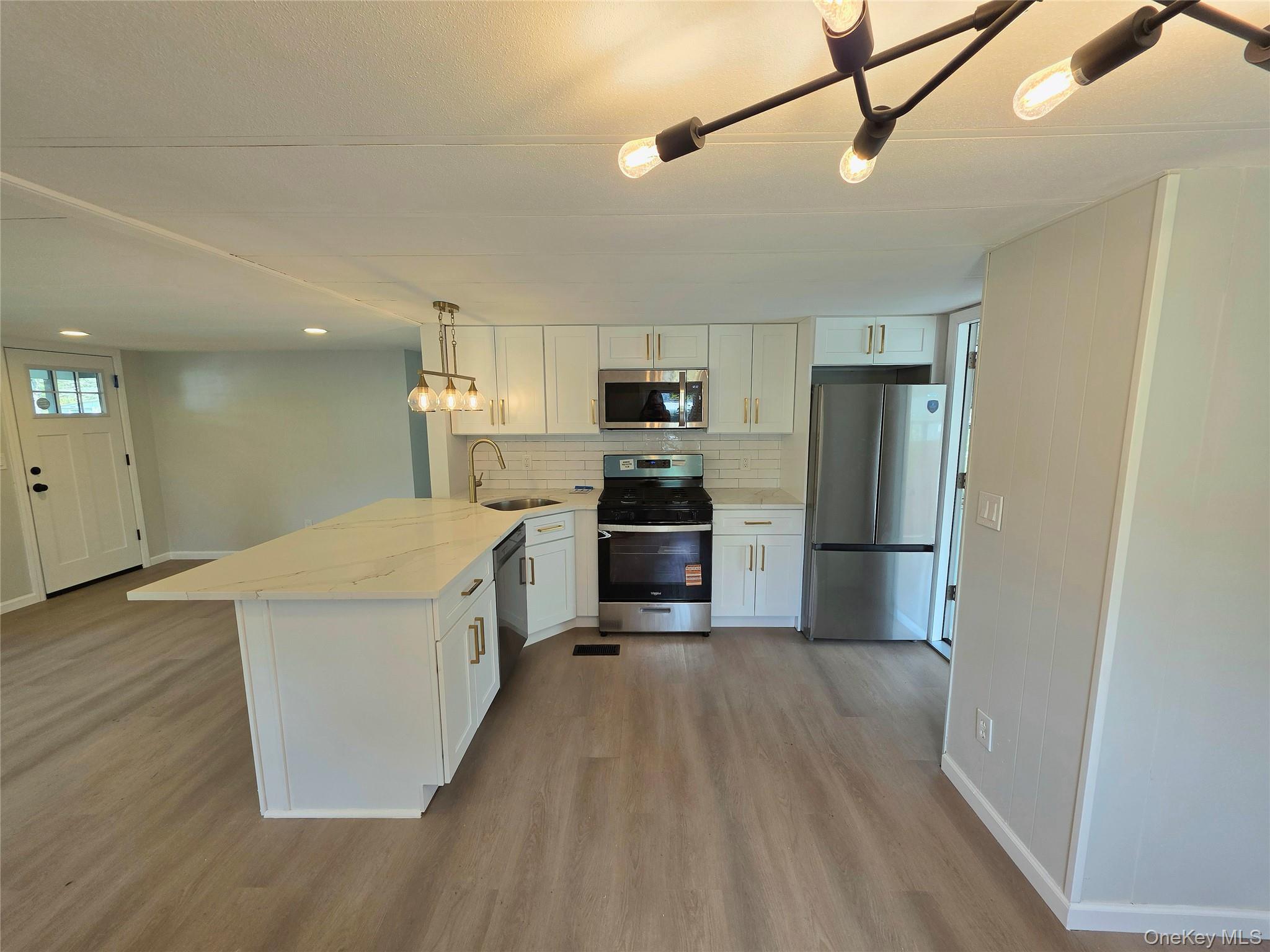 525 Riverleigh Avenue 221 Property Photo 5