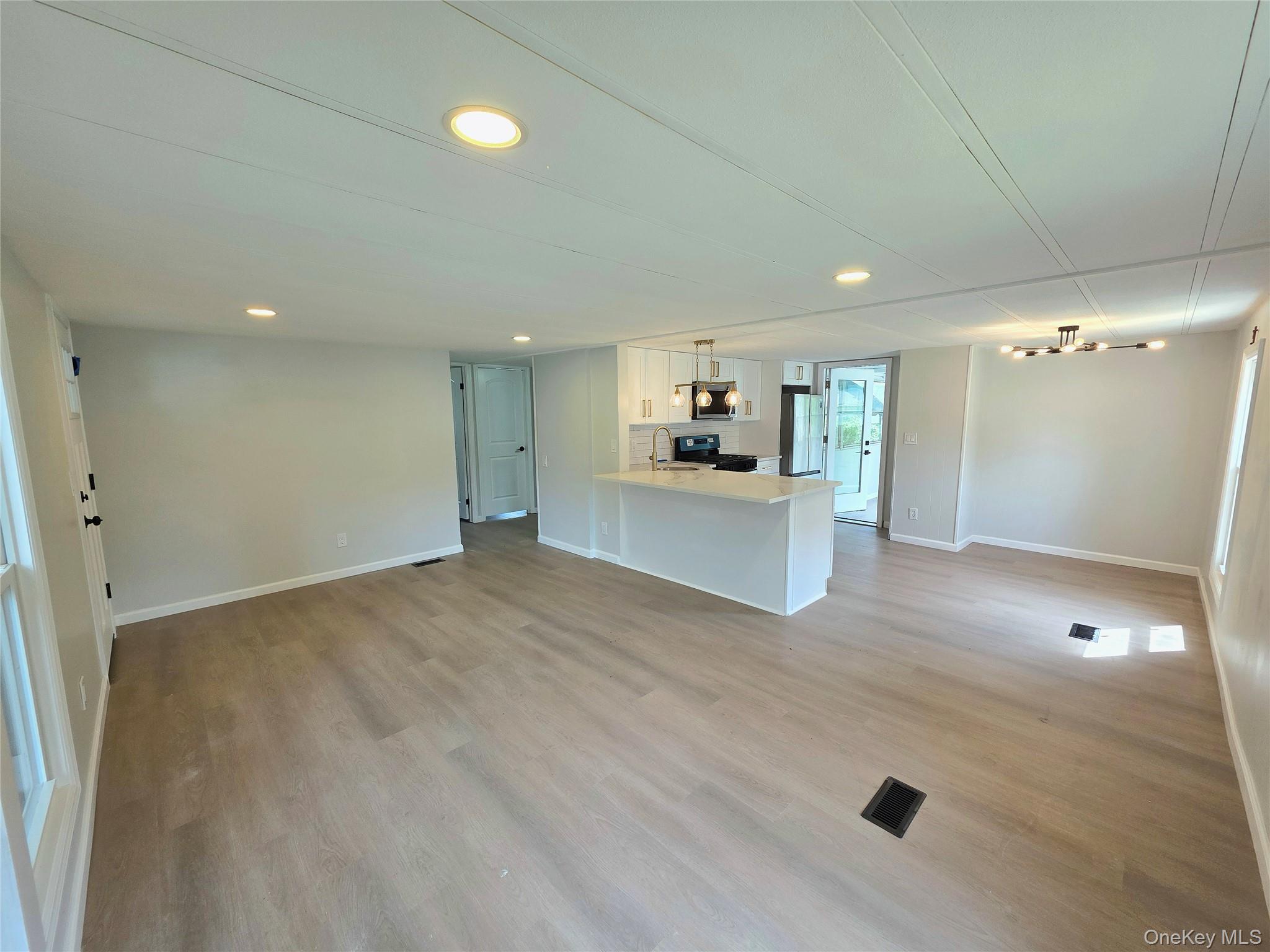 525 Riverleigh Avenue 221 Property Photo 6