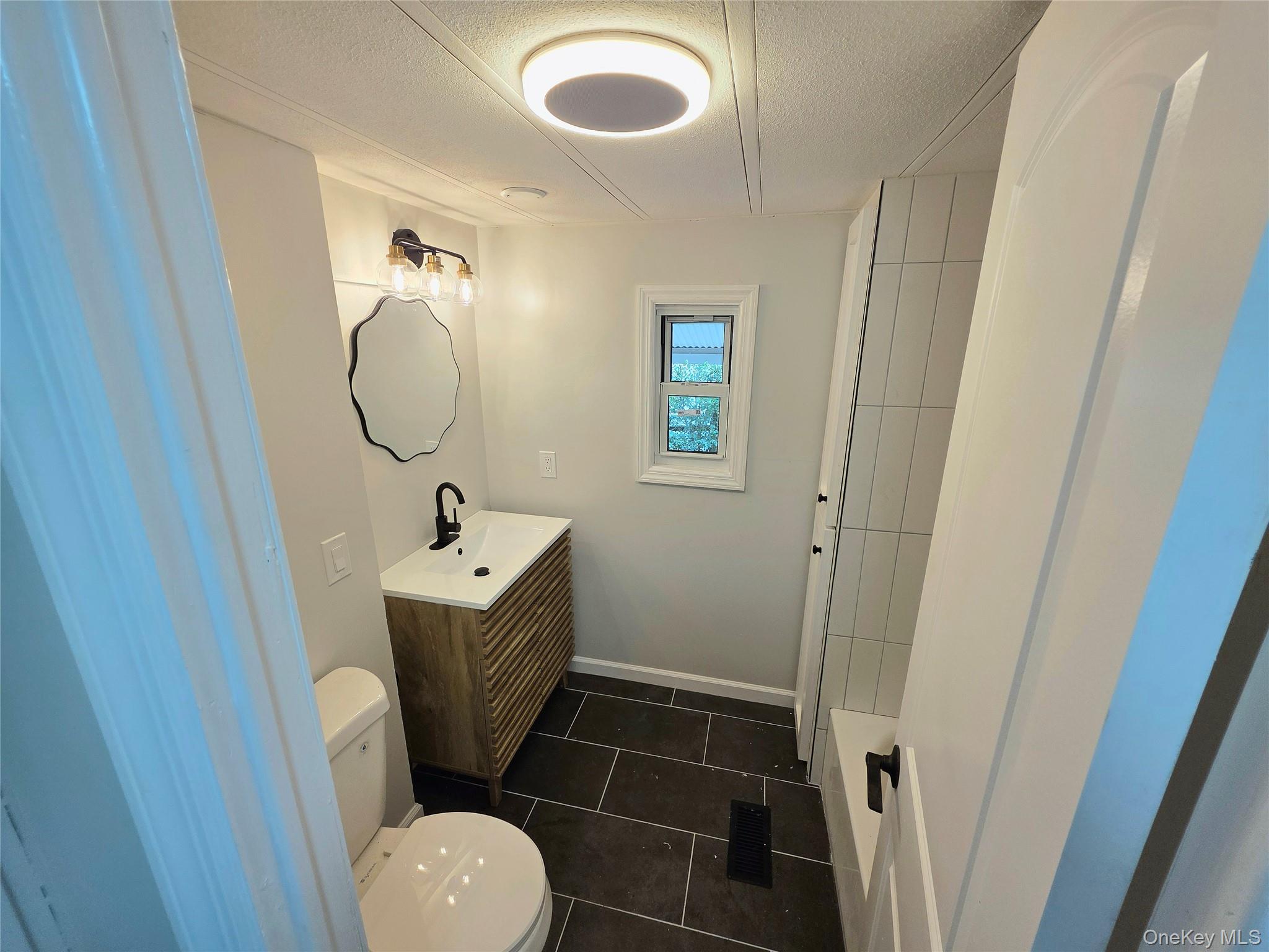 525 Riverleigh Avenue 221 Property Photo 15
