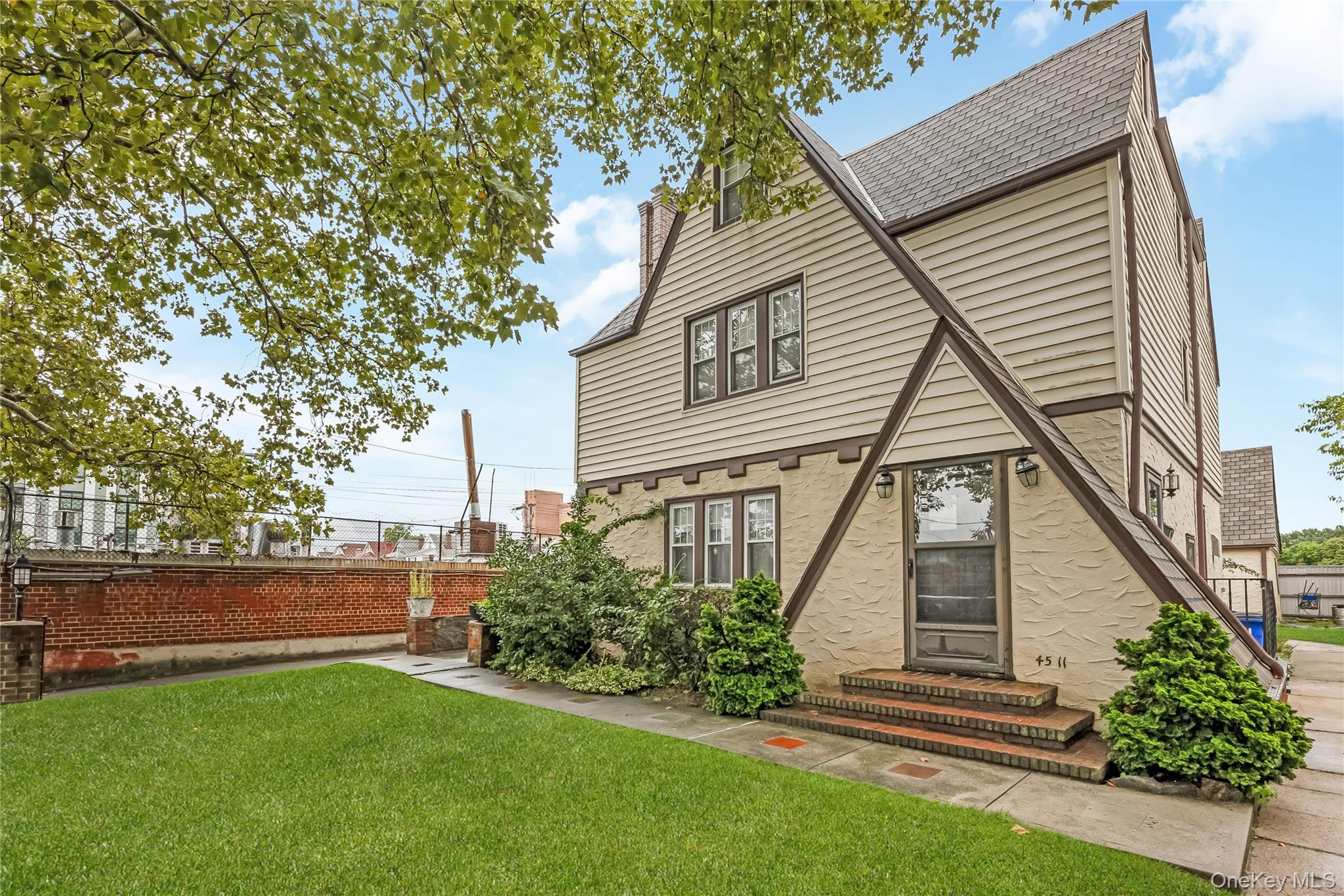 4511 220th Place Property Photo 3