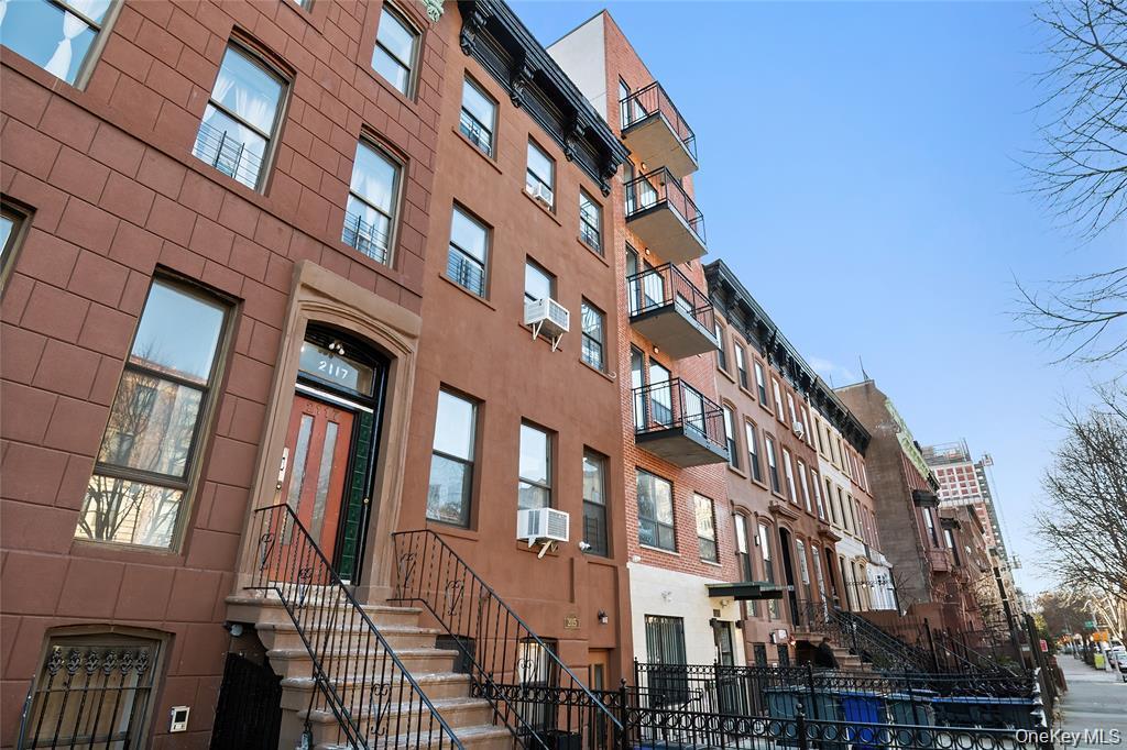 2117 5 Avenue Property Photo 1