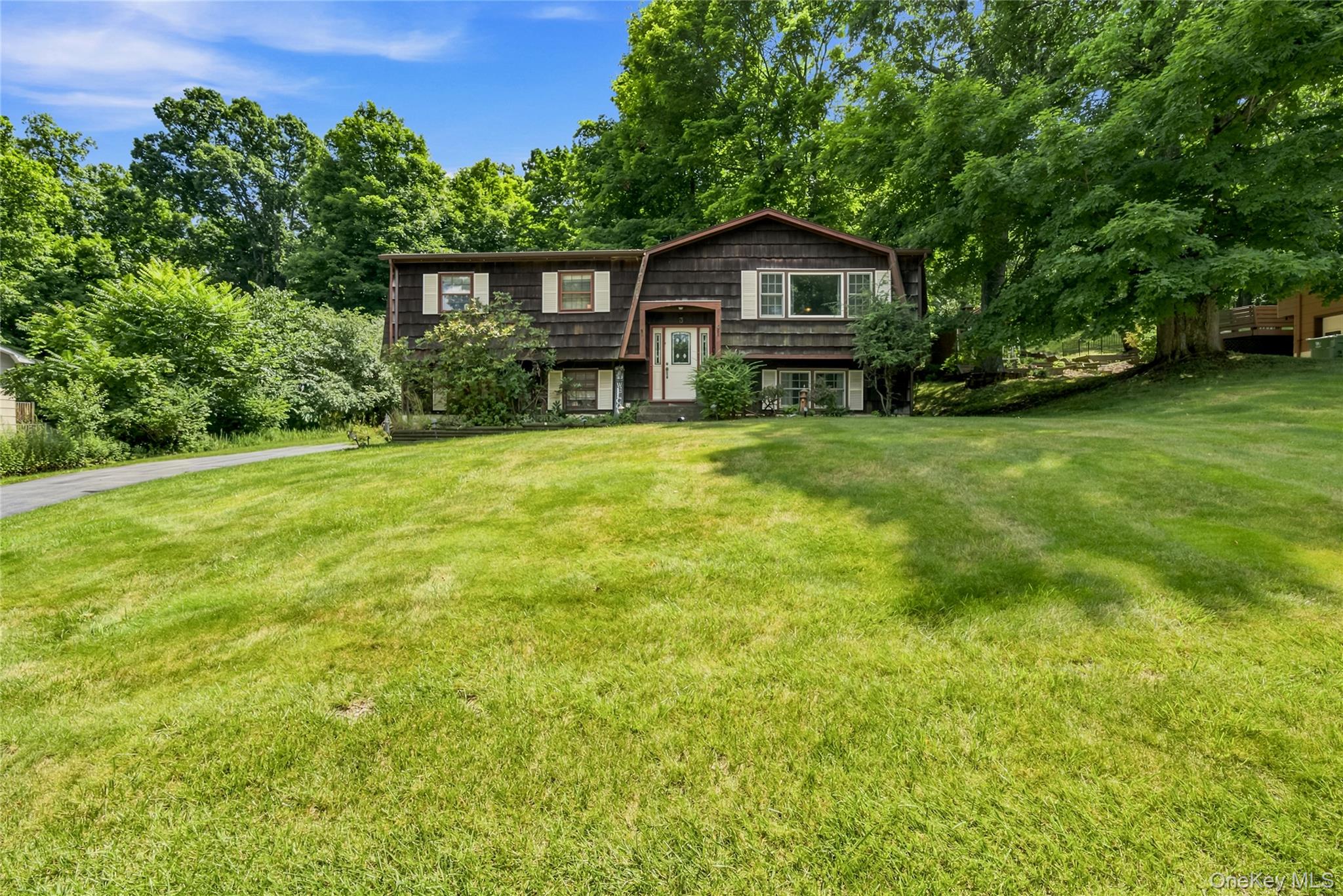 3 Dussenbury Drive Property Photo 1