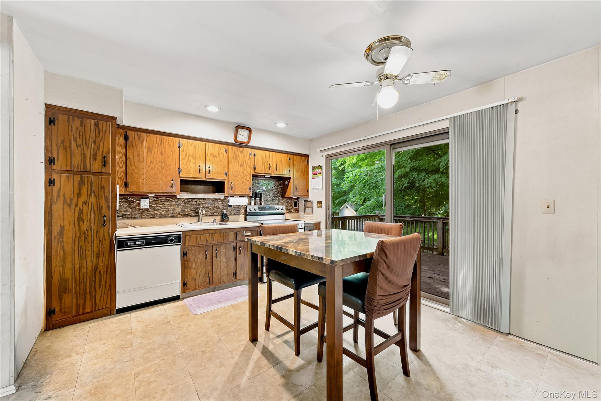 3 Dussenbury Drive Property Photo 6