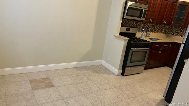 1138 E 84th Street Property Photo 4