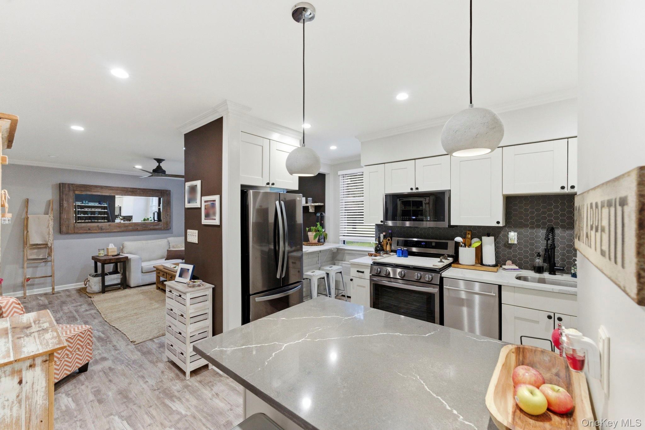 2 Bryant Crescent #1n Property Photo 1