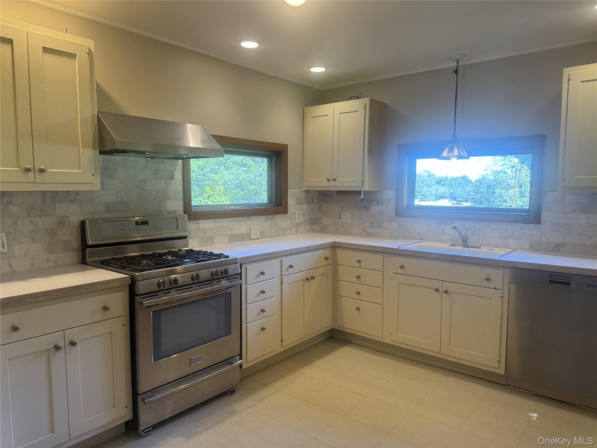 31 Upper Depew Avenue Property Photo 5