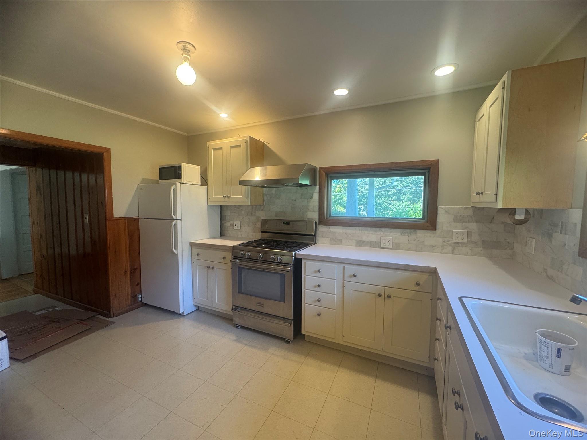 31 Upper Depew Avenue Property Photo 7