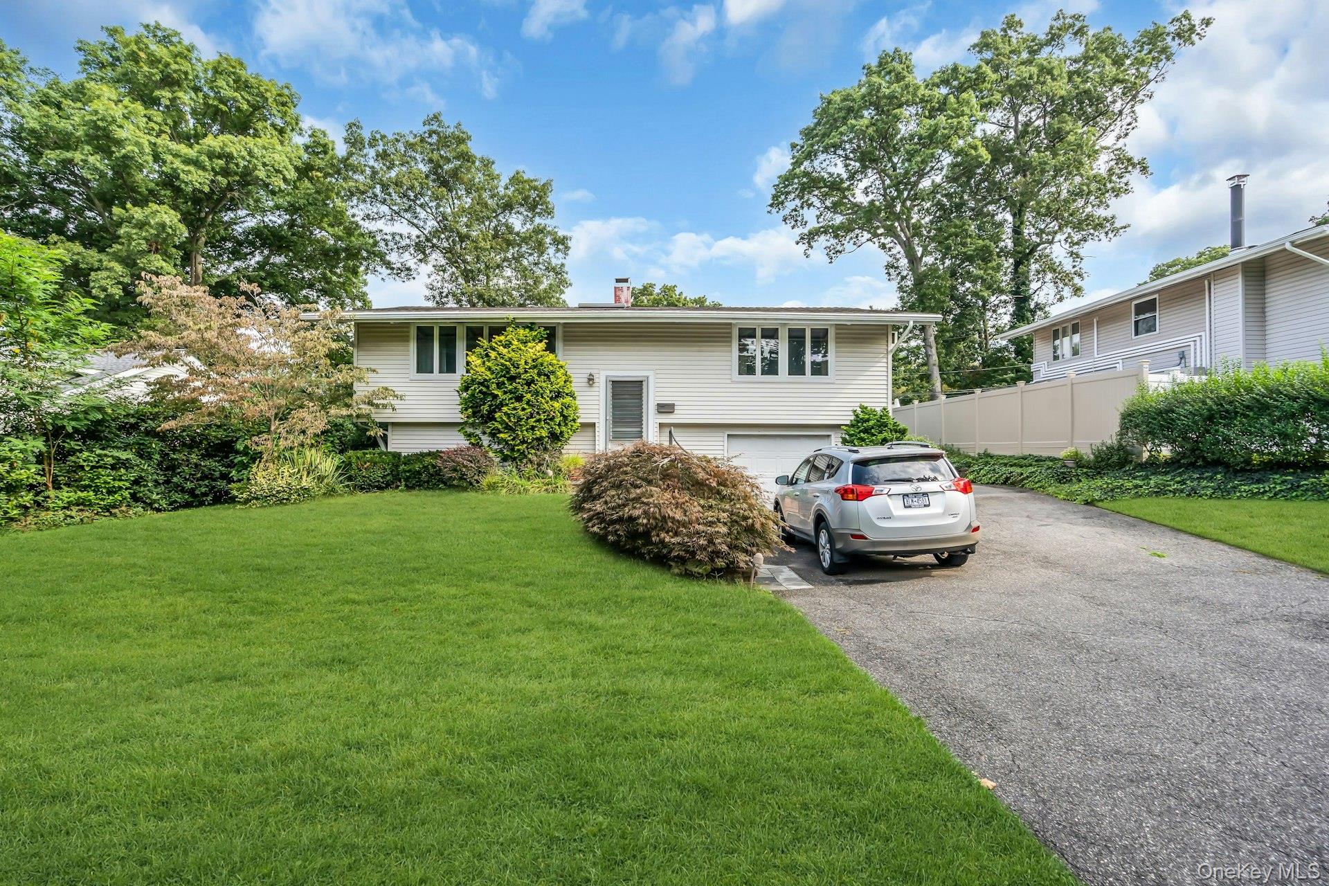 23 Redleaf Lane Property Photo 2