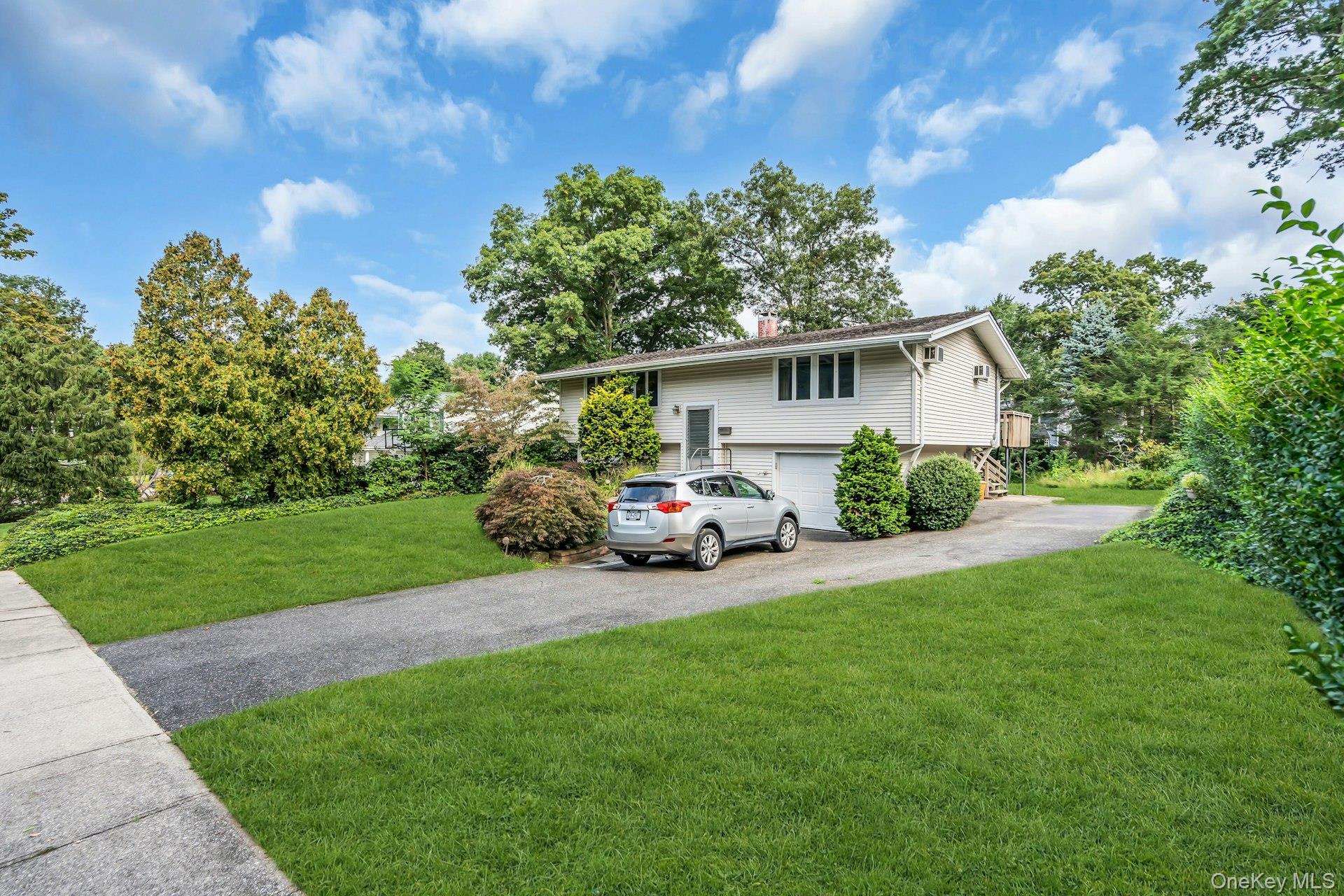 23 Redleaf Lane Property Photo 3