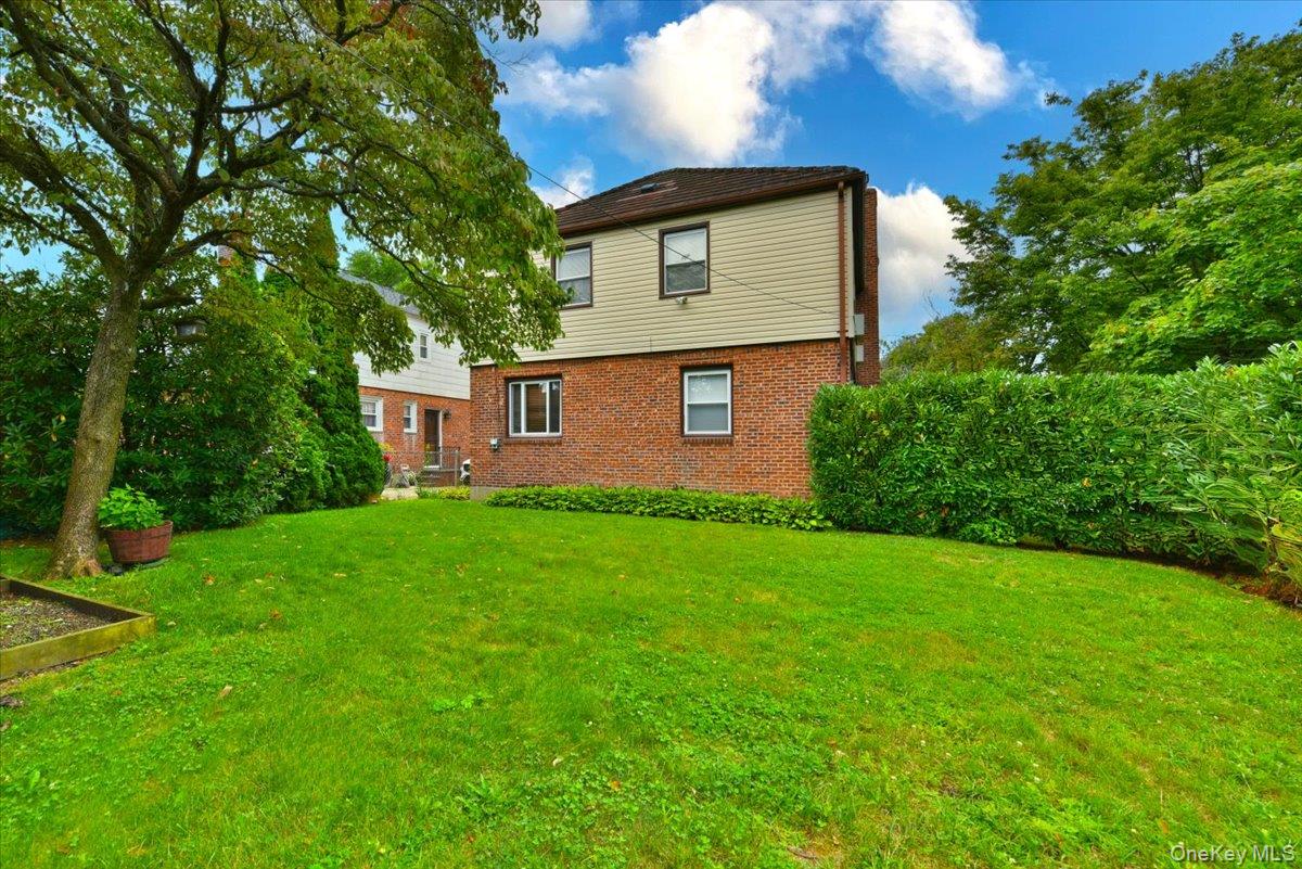 7503 196th Street Property Photo 16