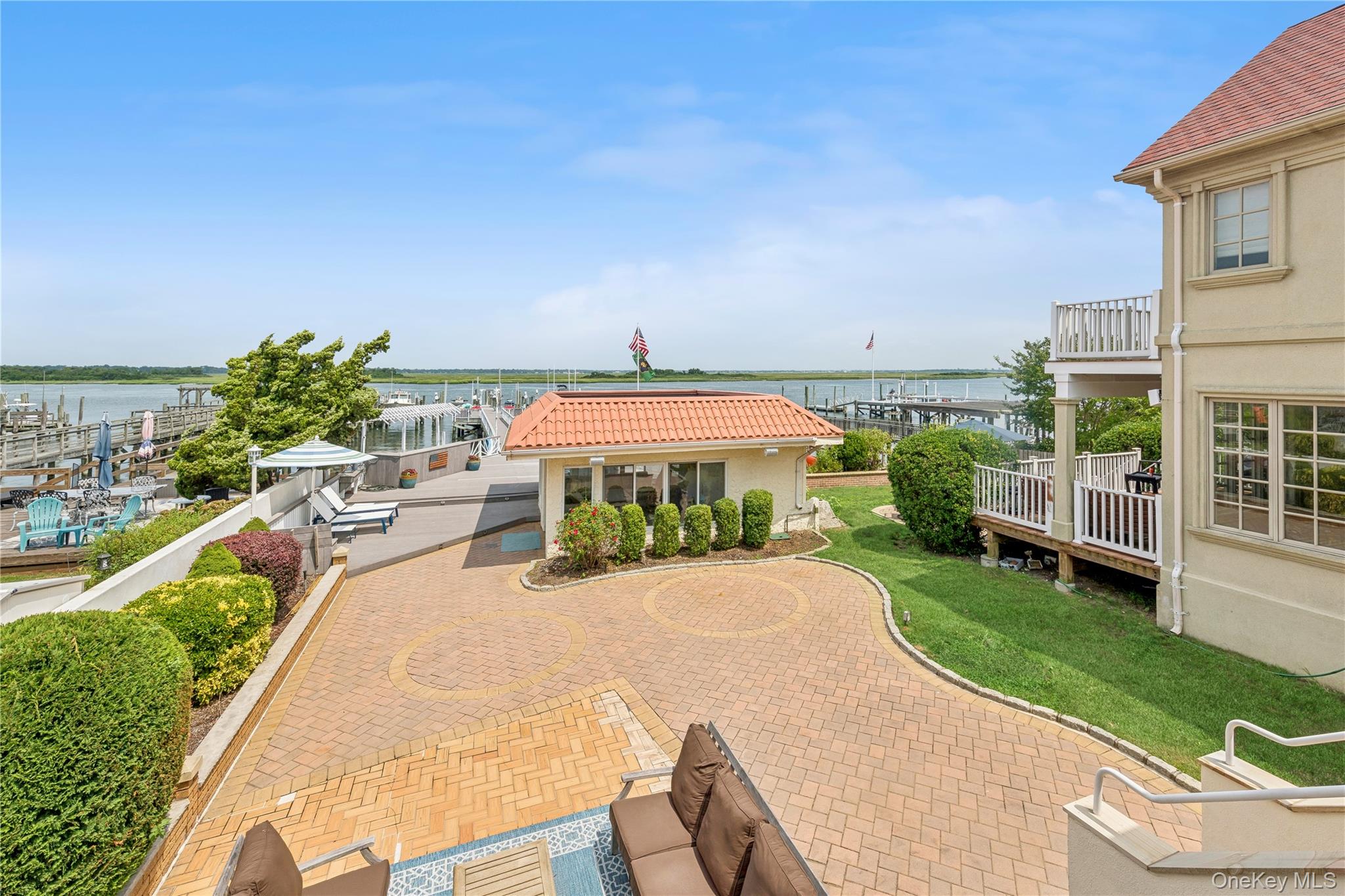 87 Bay Street Property Photo 2