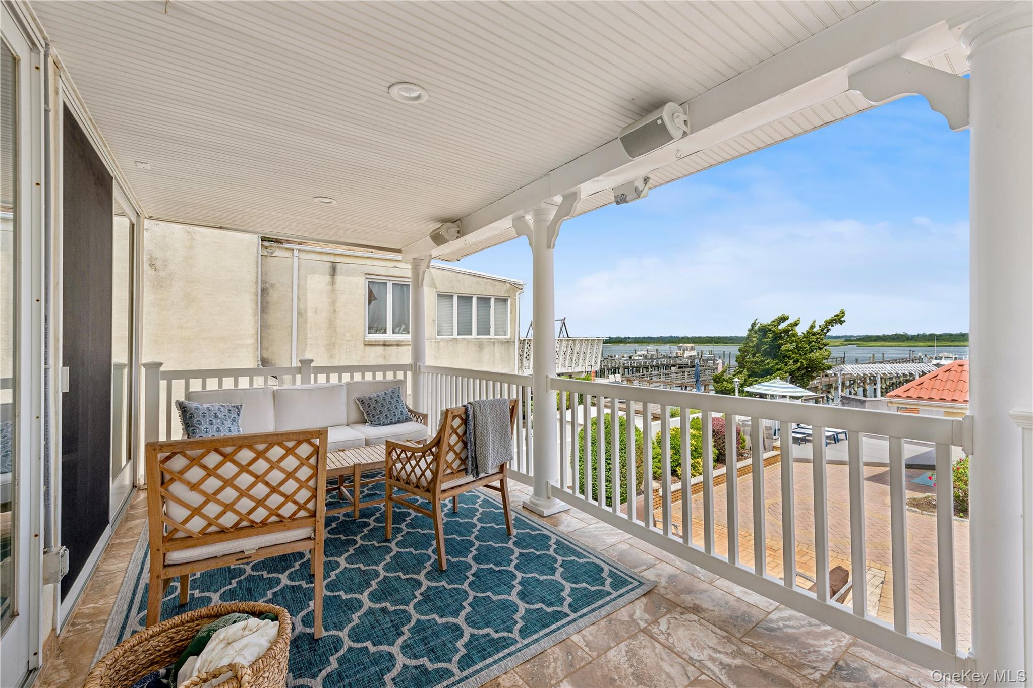 87 Bay Street Property Photo 3