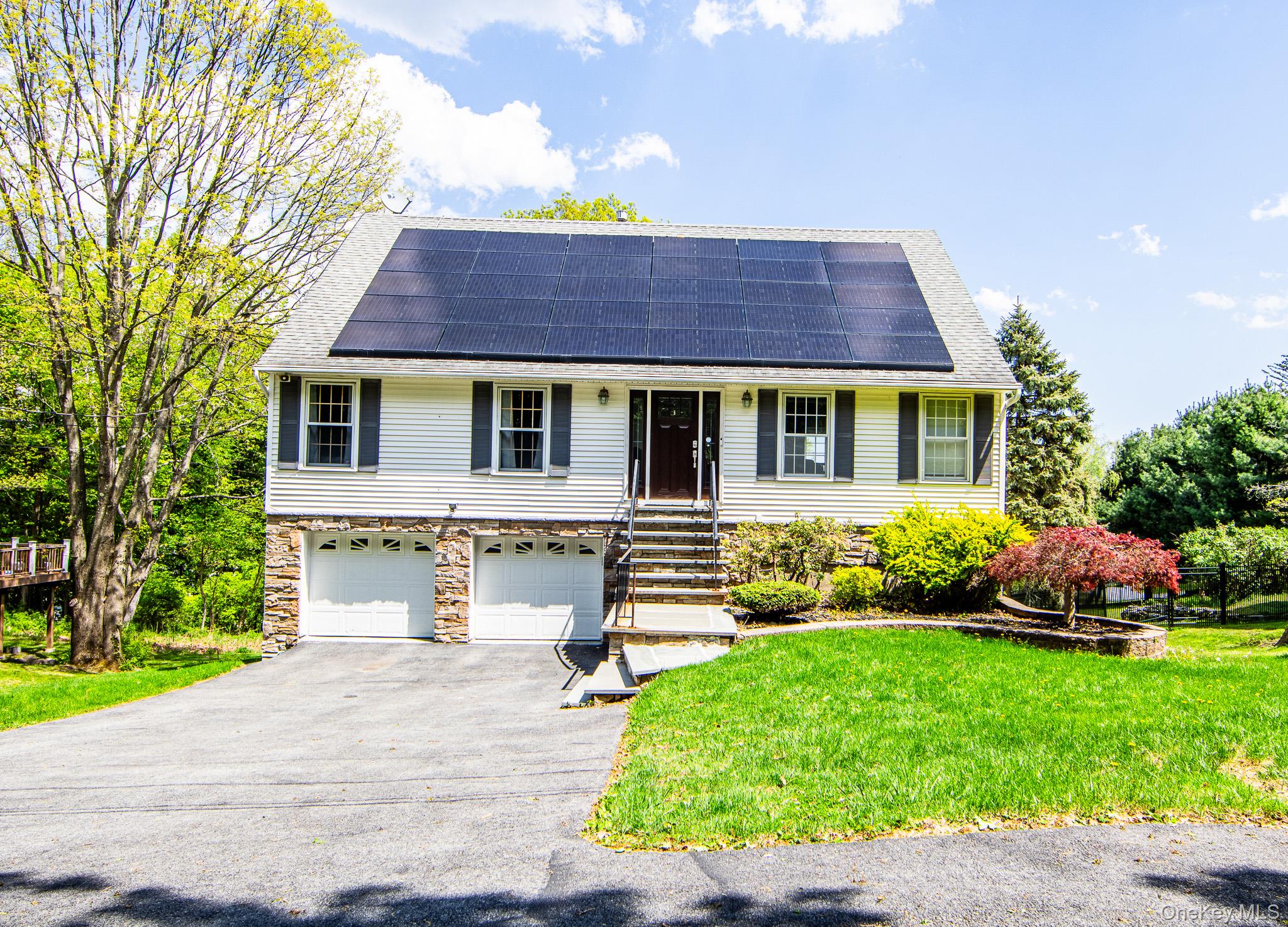 10 Sunset Heights Property Photo 1