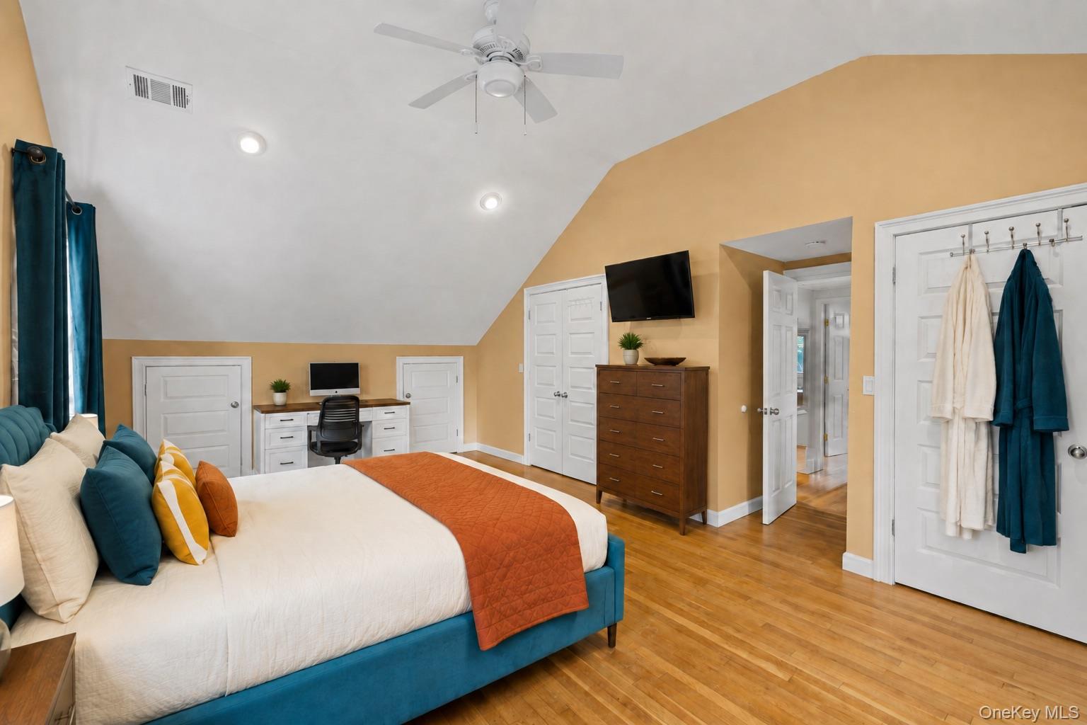18 Walnut Avenue Property Photo 14