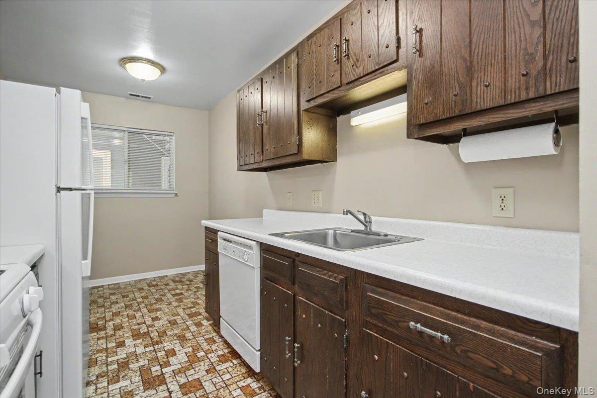 902 Commons Way D Property Photo 26