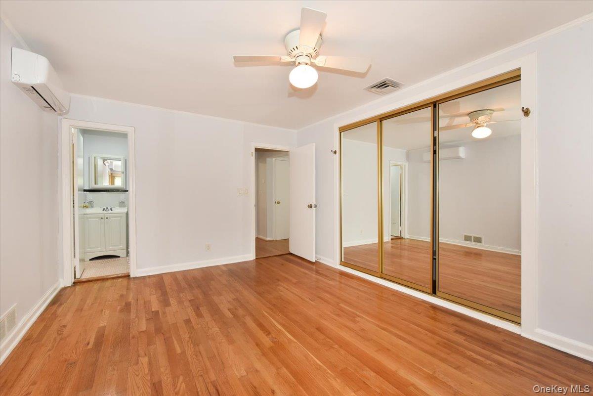 7515 196th Place Property Photo 8
