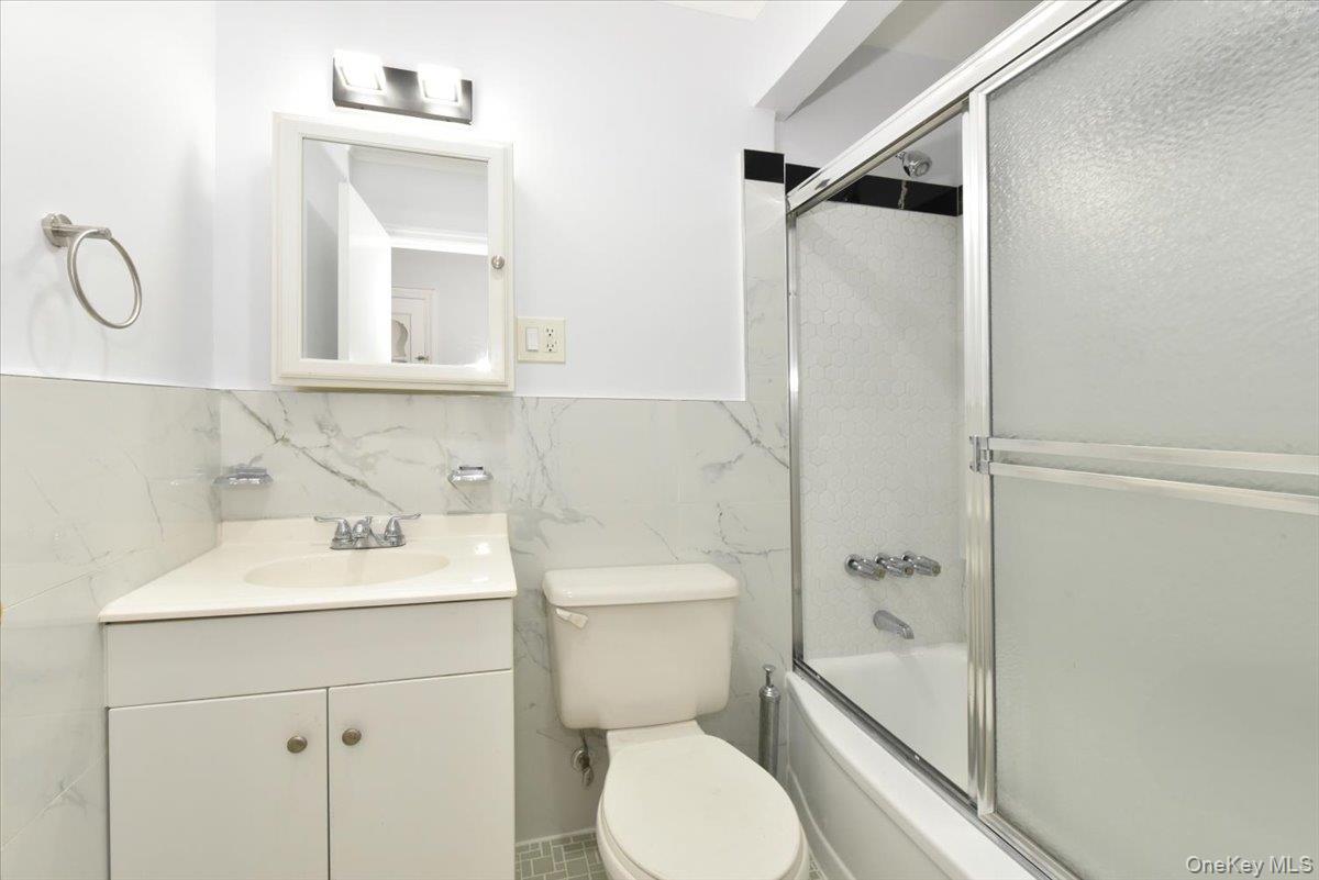 7515 196th Place Property Photo 11