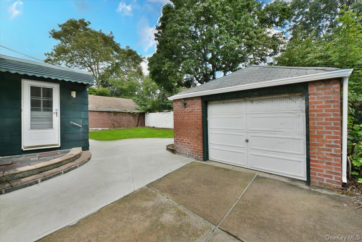 7515 196th Place Property Photo 15