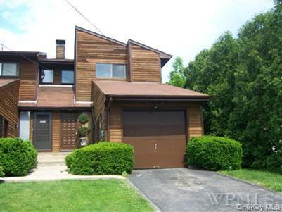 33 Roanoke Avenue Property Photo 1