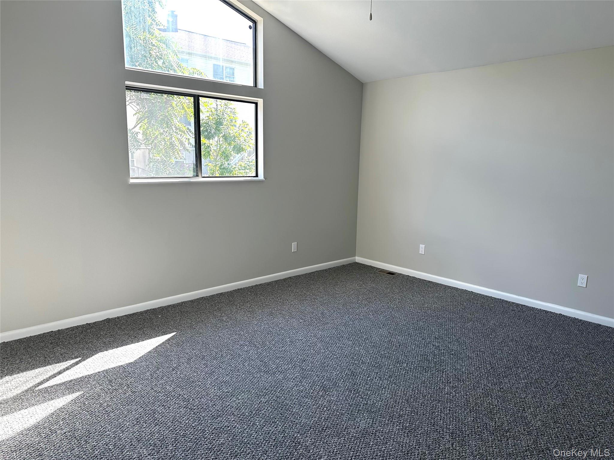 33 Roanoke Avenue Property Photo 3