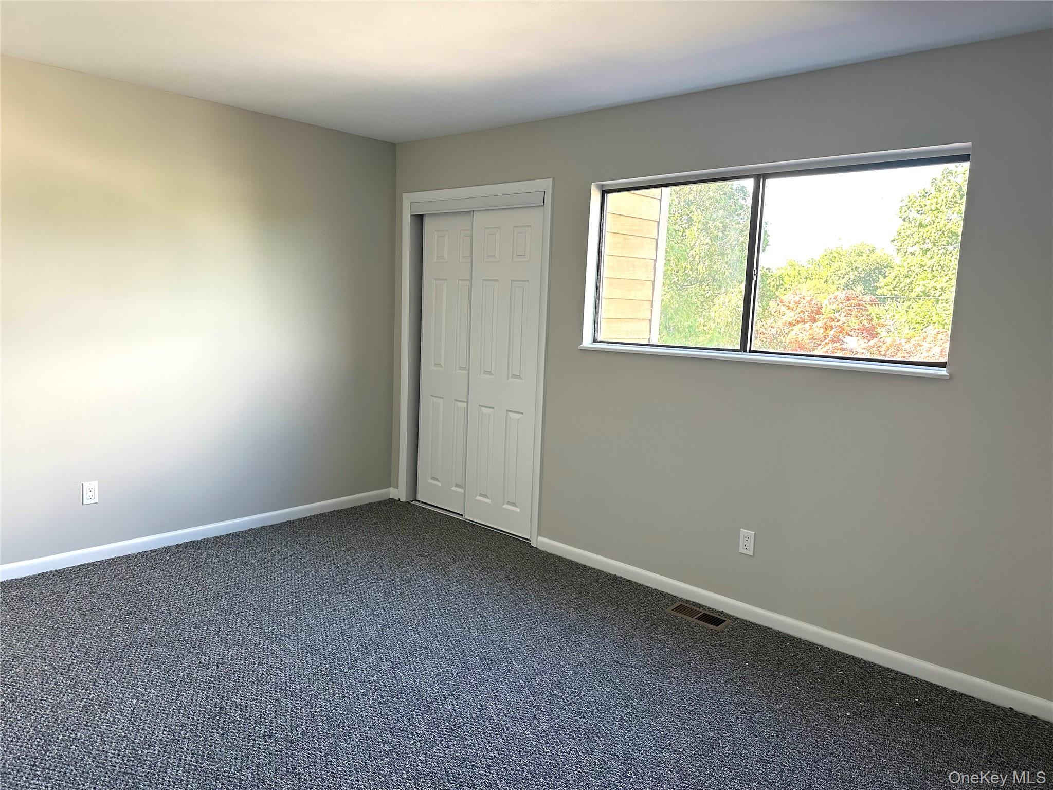 33 Roanoke Avenue Property Photo 4