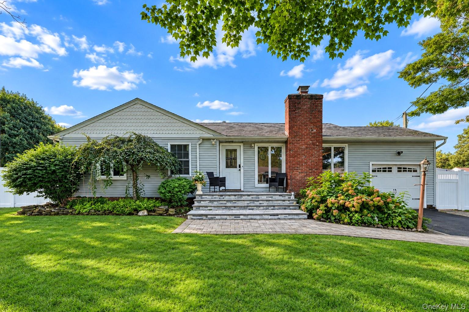 145 Thames Street Property Photo 1