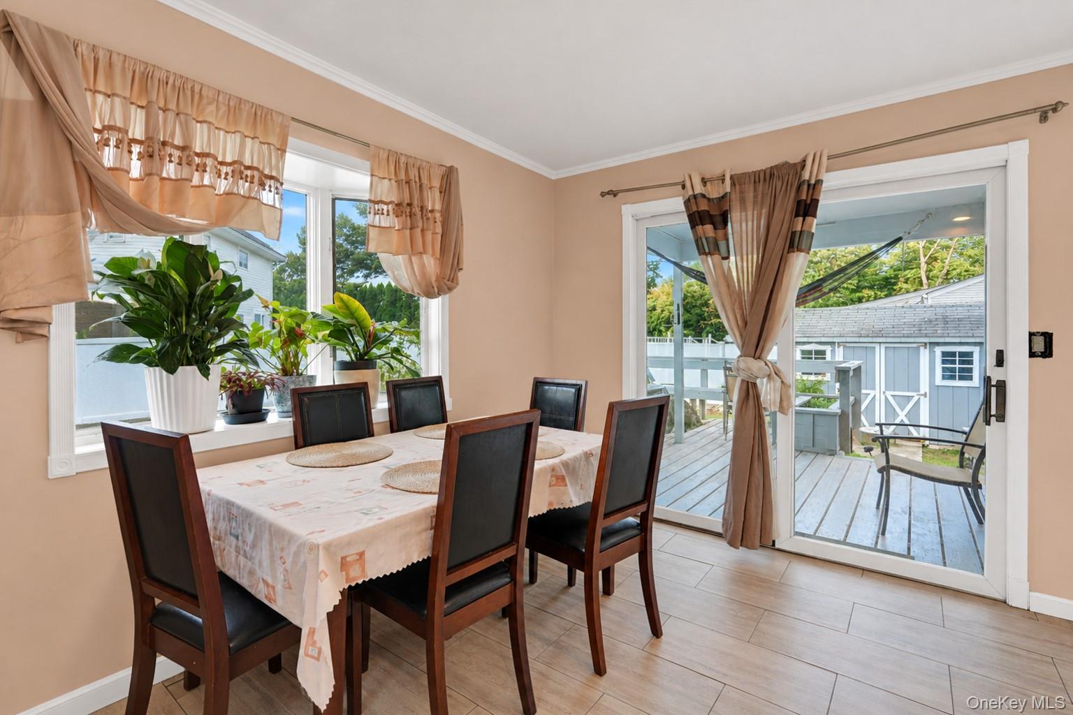 145 Thames Street Property Photo 6