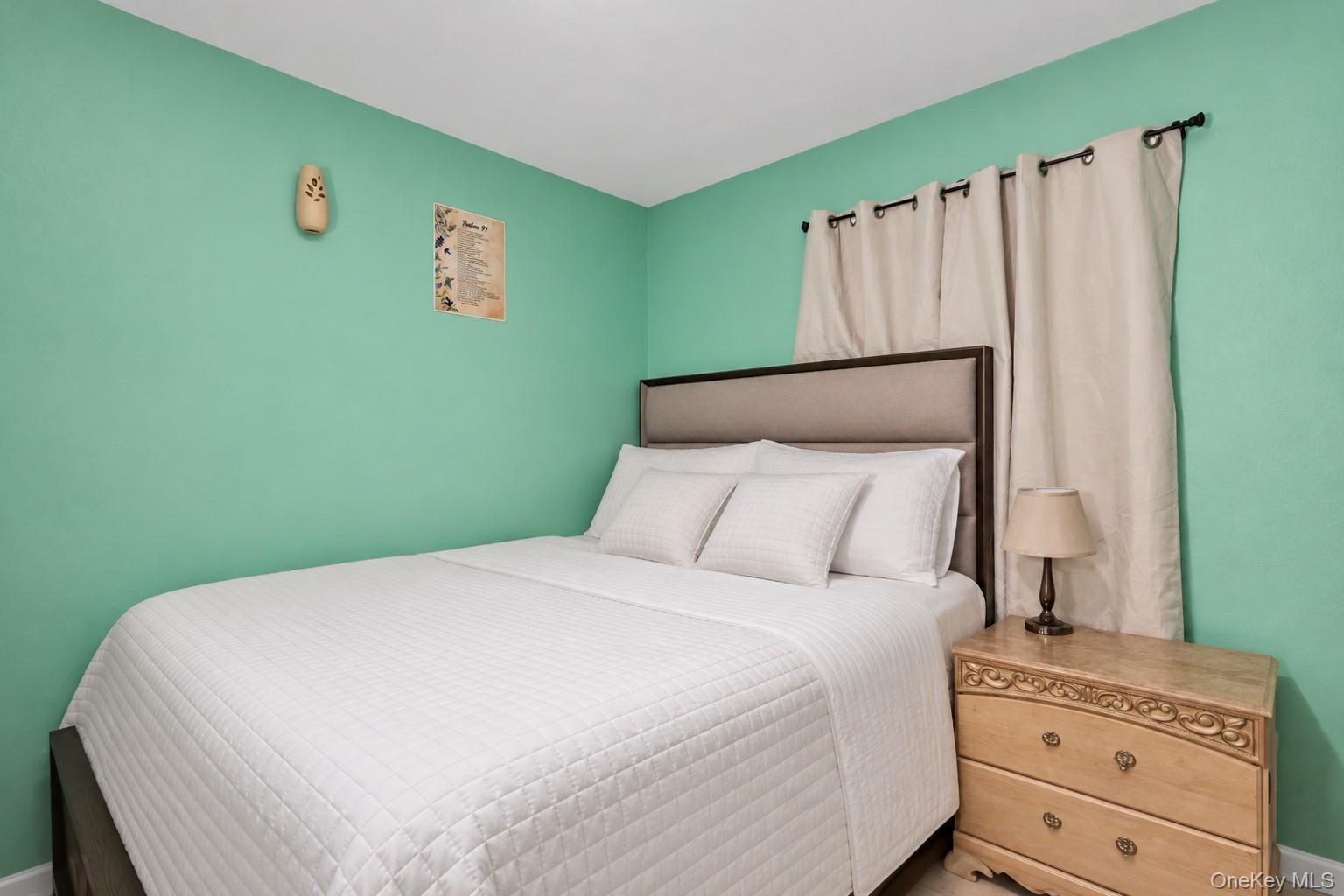 145 Thames Street Property Photo 14