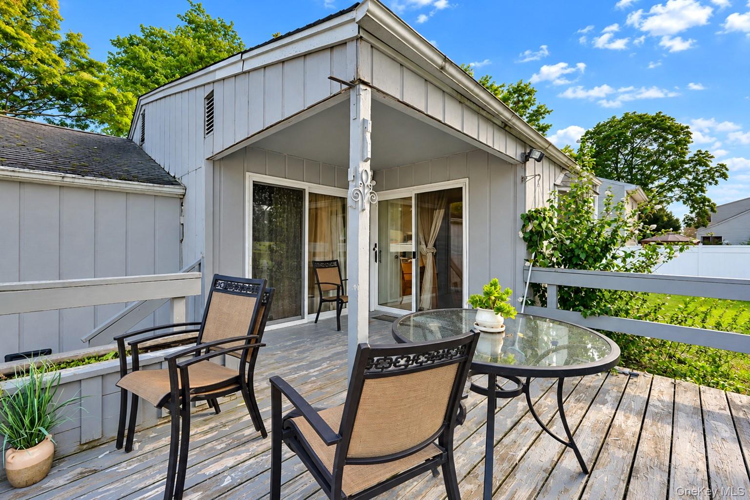 145 Thames Street Property Photo 21