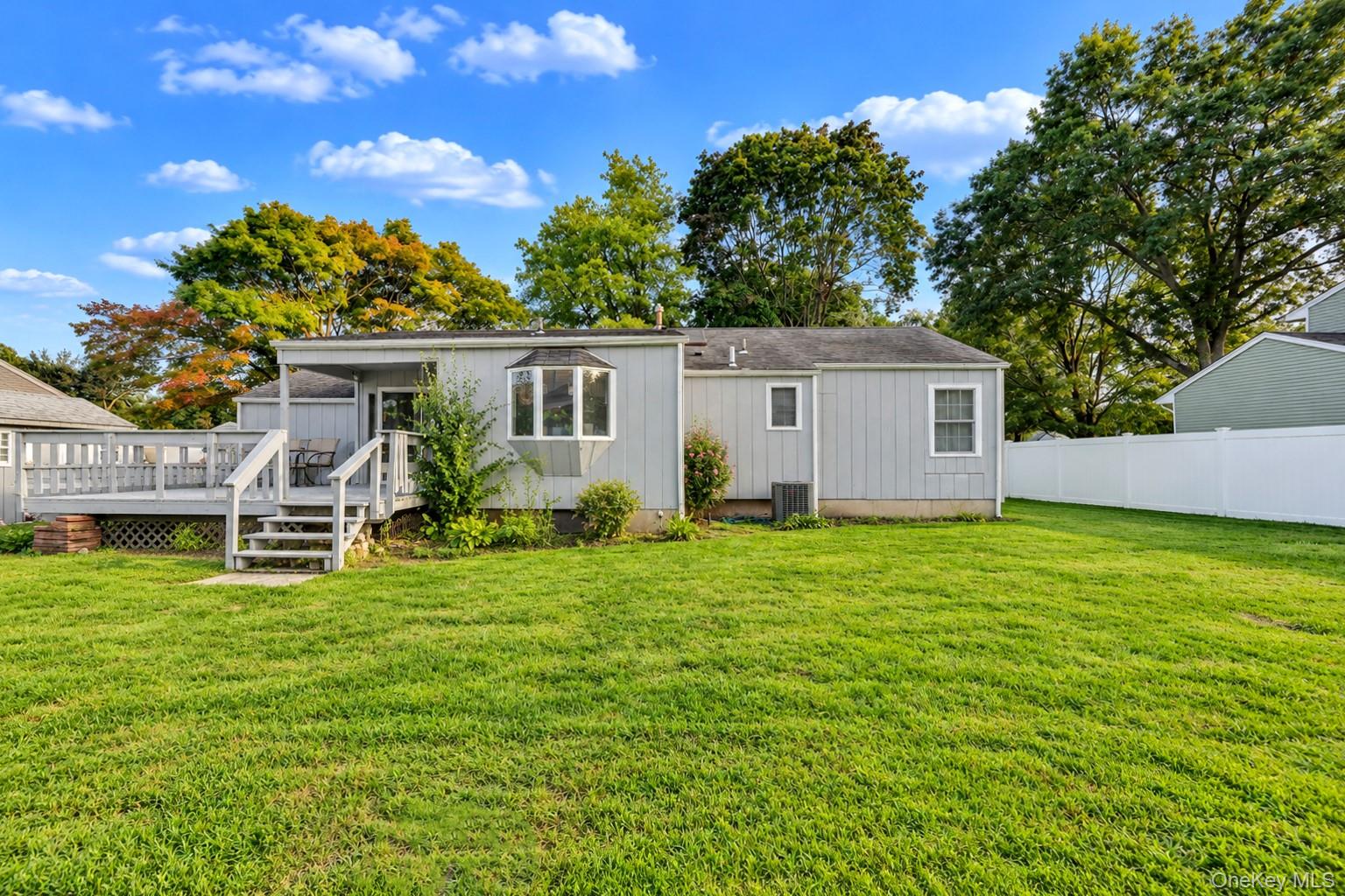 145 Thames Street Property Photo 23
