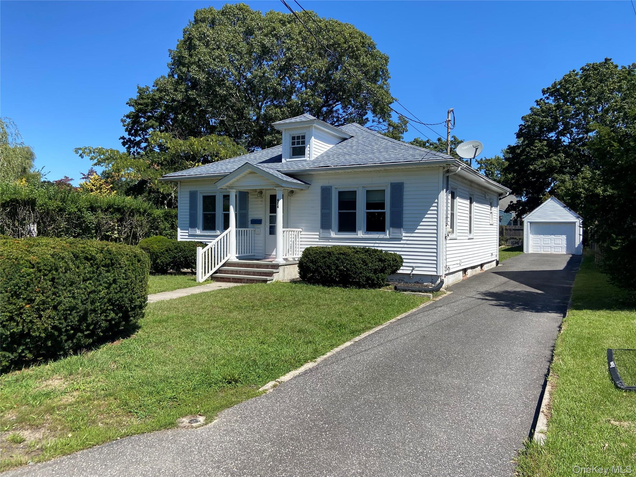 424 Sweezy Avenue Property Photo 1