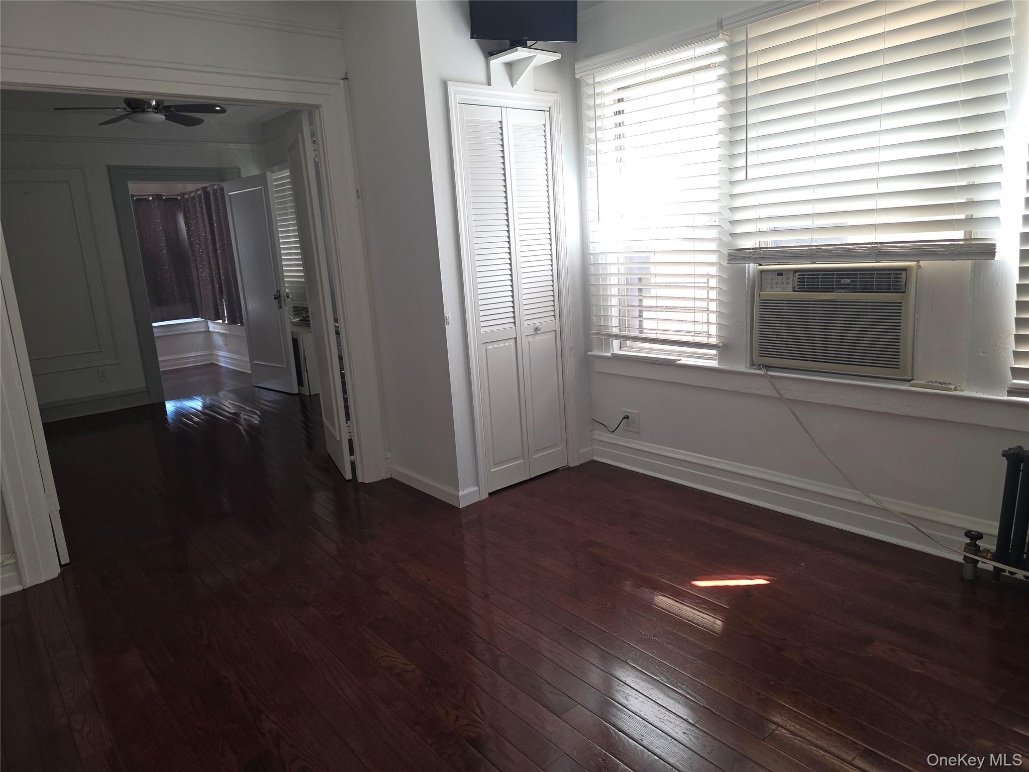 968 Albany Avenue Property Photo 8