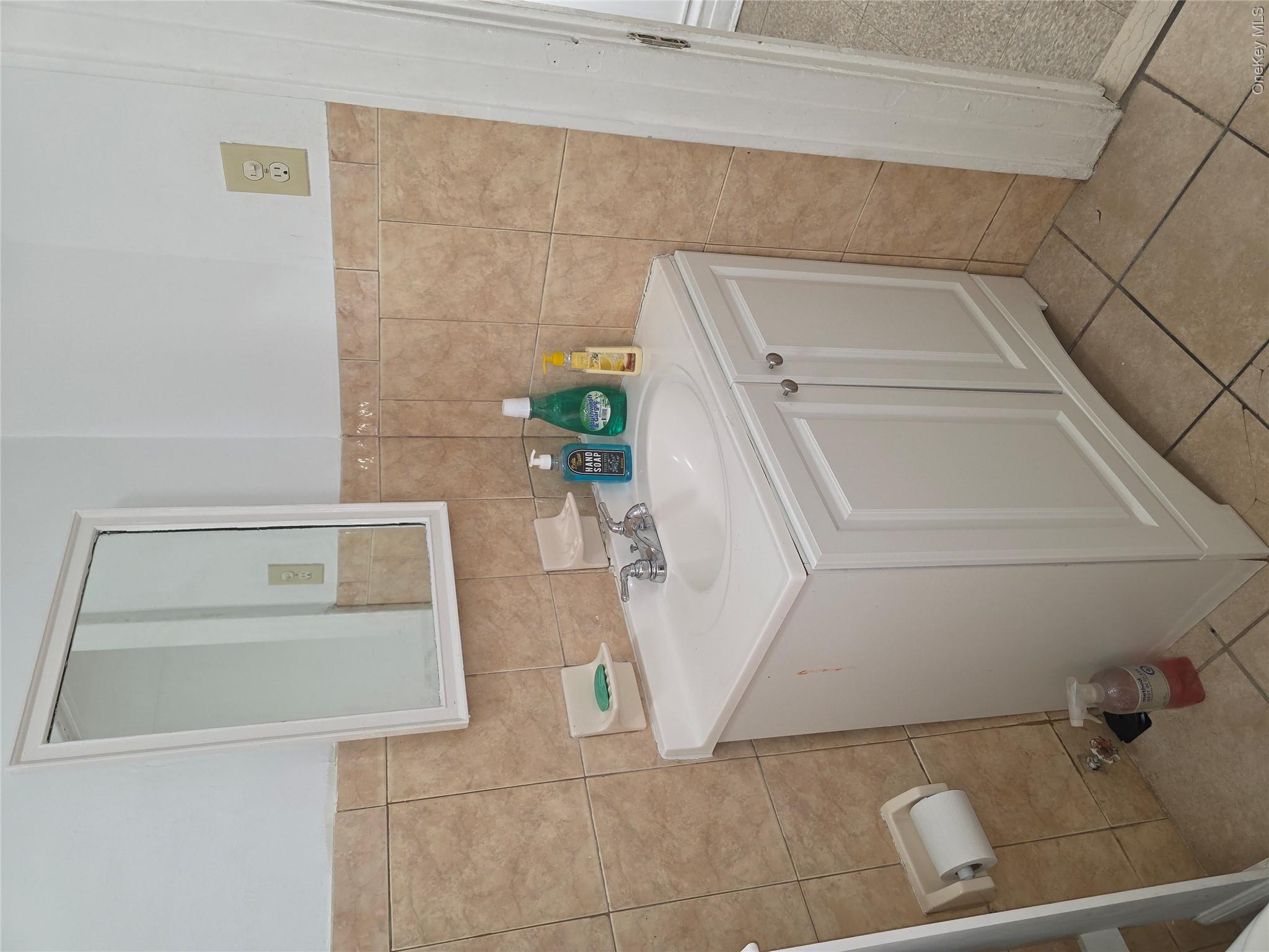 968 Albany Avenue Property Photo 15