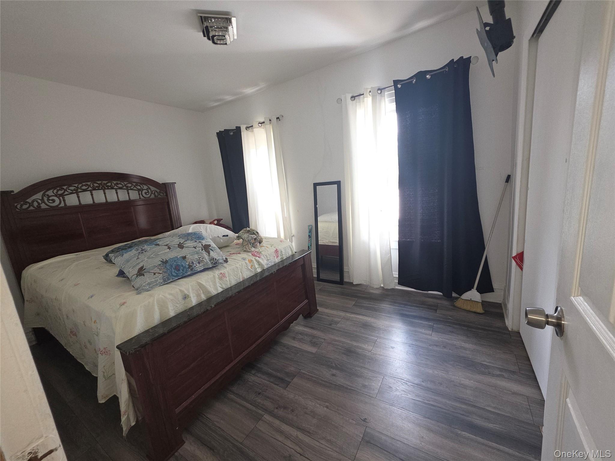 968 Albany Avenue Property Photo 18