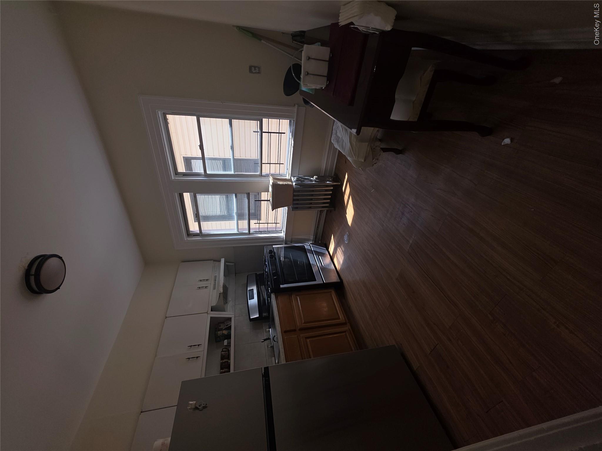 968 Albany Avenue Property Photo 19