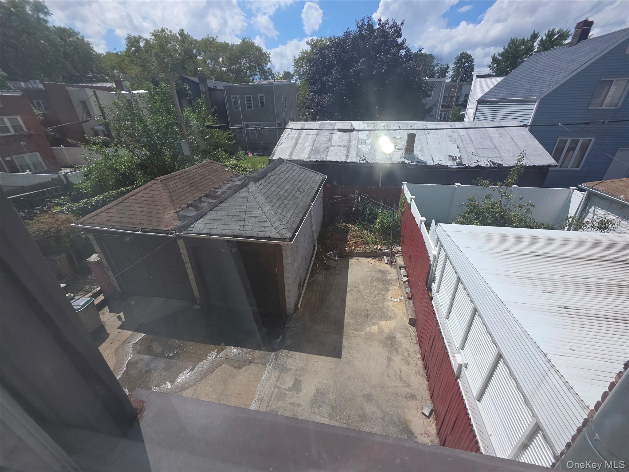 968 Albany Avenue Property Photo 20