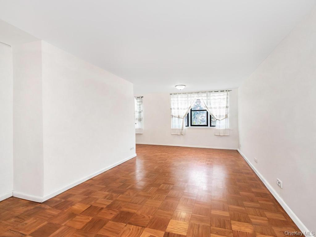 1874 Pelham Parkway 2p Property Photo 5
