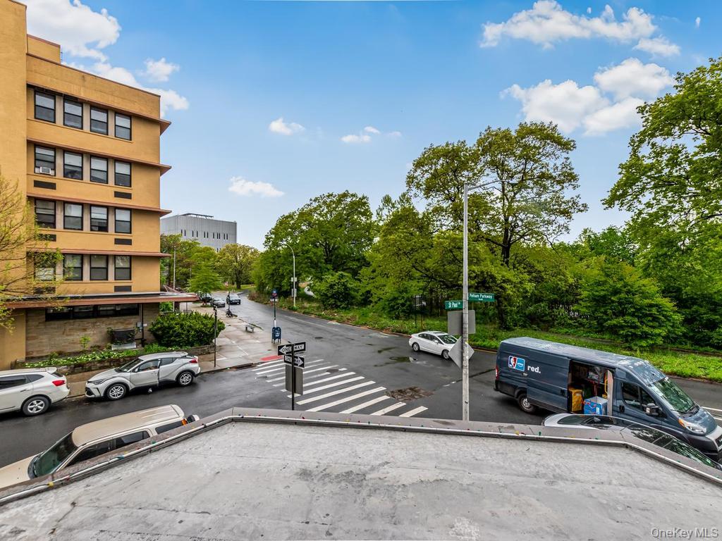 1874 Pelham Parkway 2p Property Photo 14