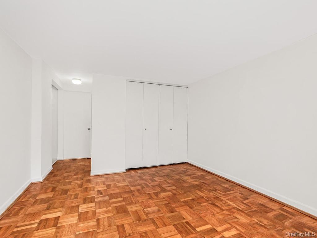 1874 Pelham Parkway 2p Property Photo 16