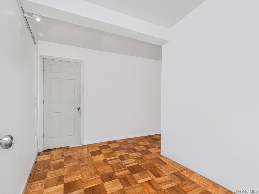 1874 Pelham Parkway 2p Property Photo 18