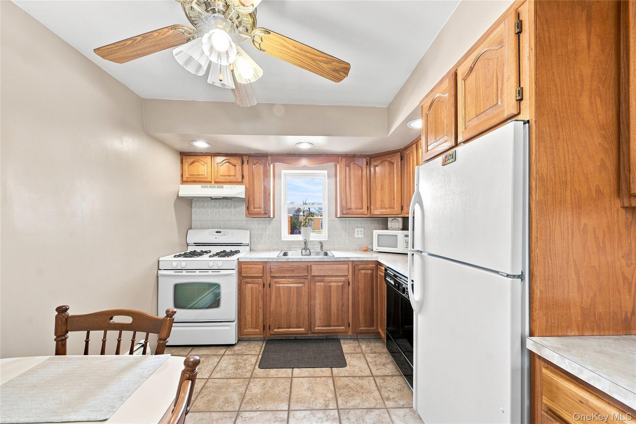 1921 Edison Avenue Property Photo 12