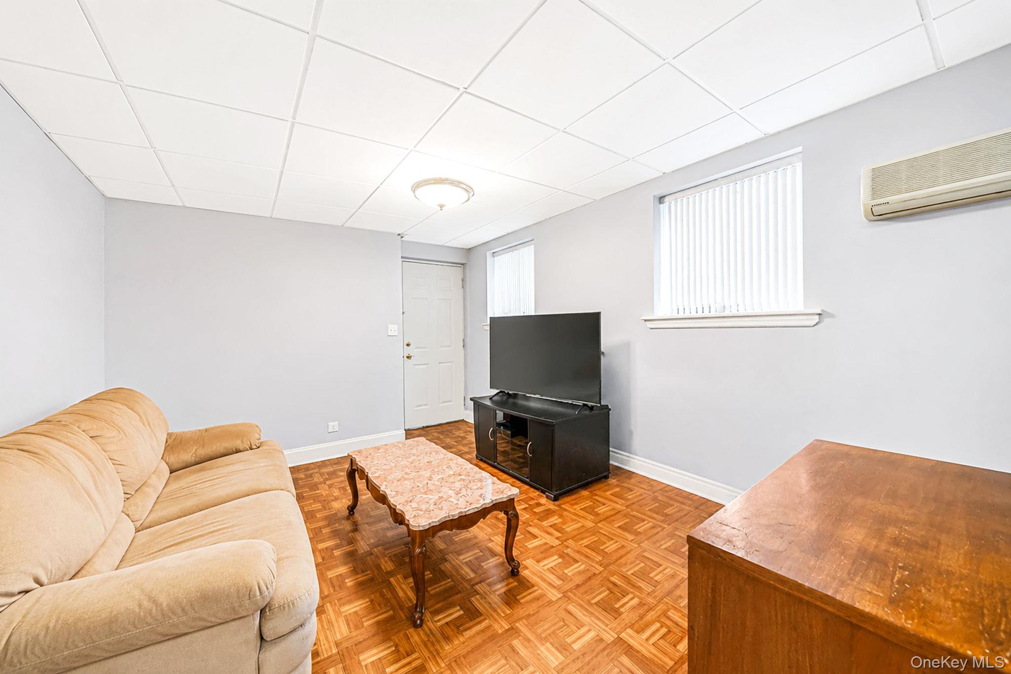 14 Roosevelt Avenue Property Photo 28