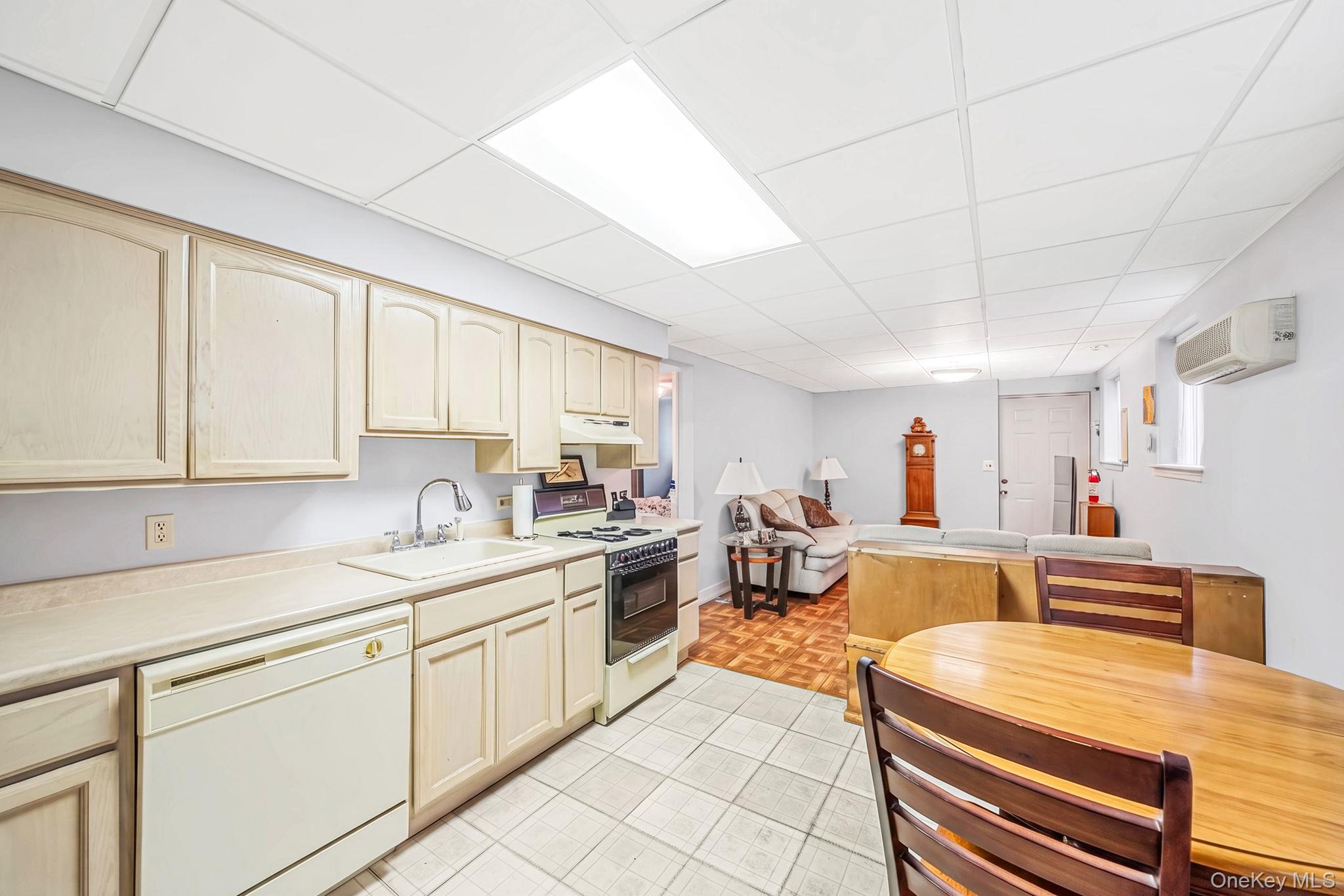 14 Roosevelt Avenue Property Photo 32