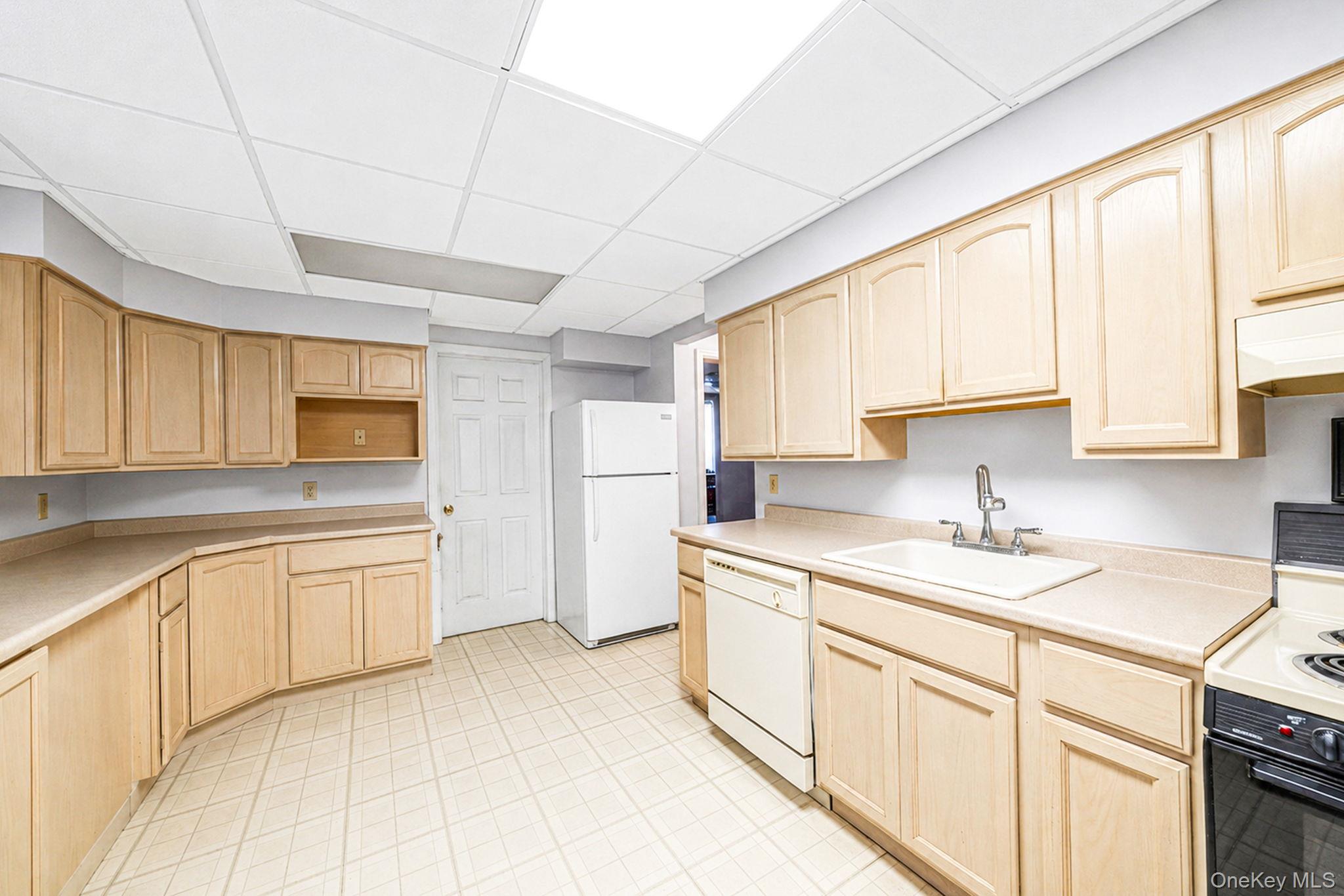 14 Roosevelt Avenue Property Photo 33