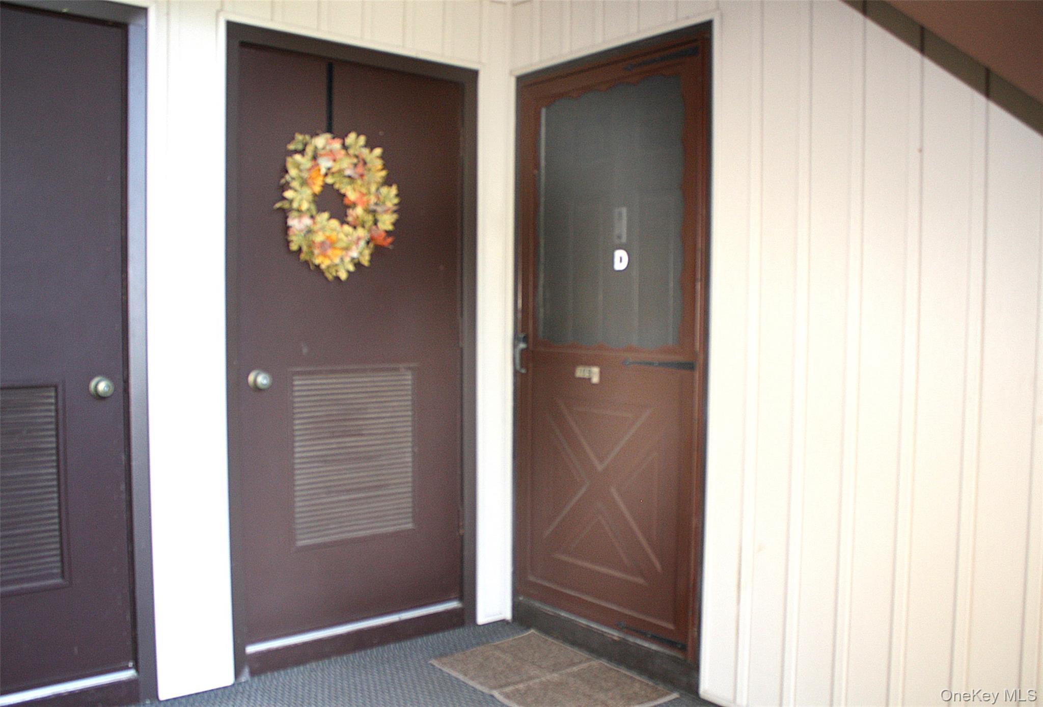 109 Village Road D Property Photo 4
