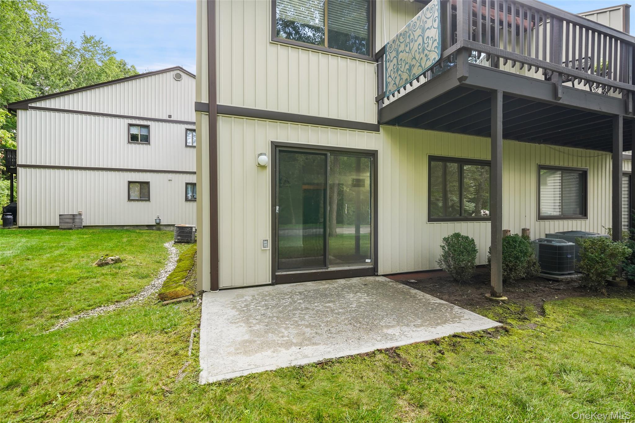 109 Village Road D Property Photo 13