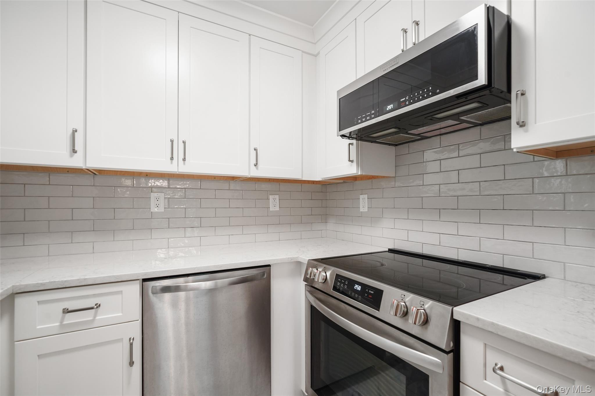 109 Village Road D Property Photo 15