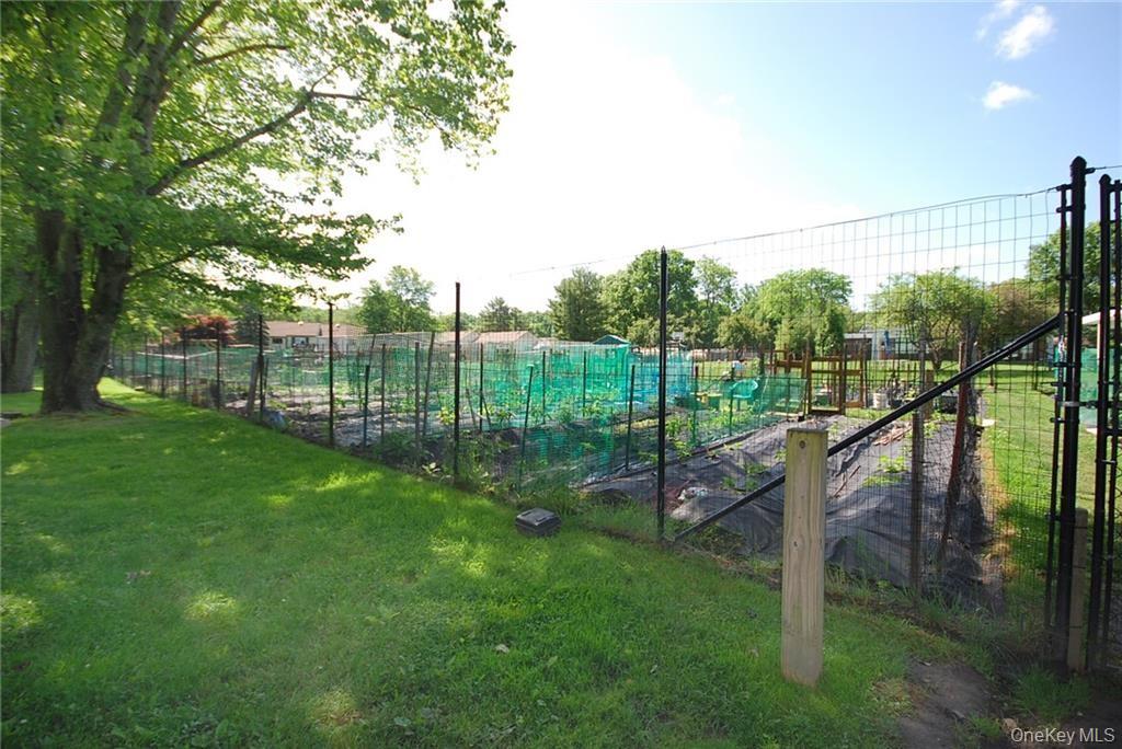109 Village Road D Property Photo 21