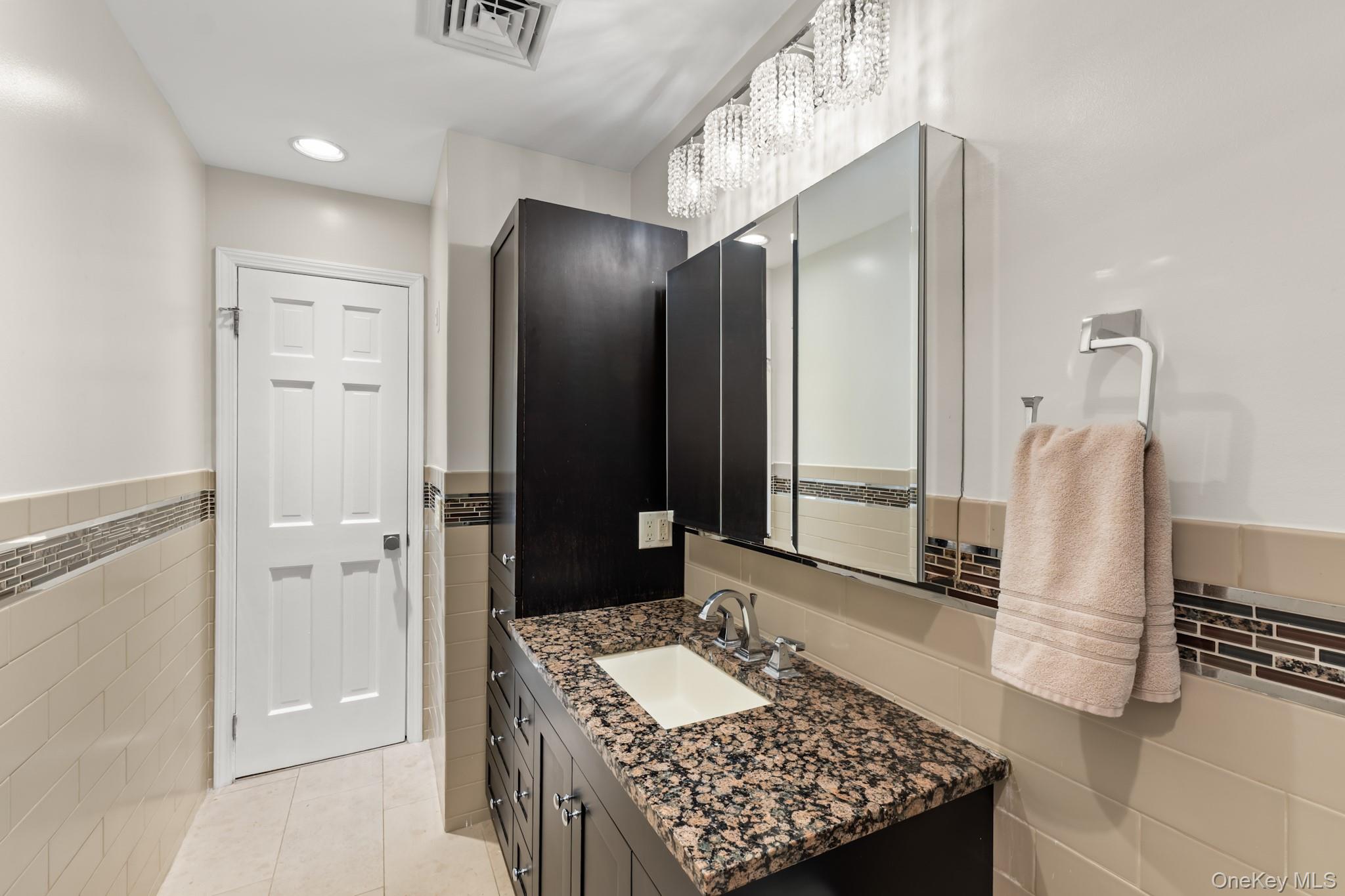 1 Earl Court Property Photo 9