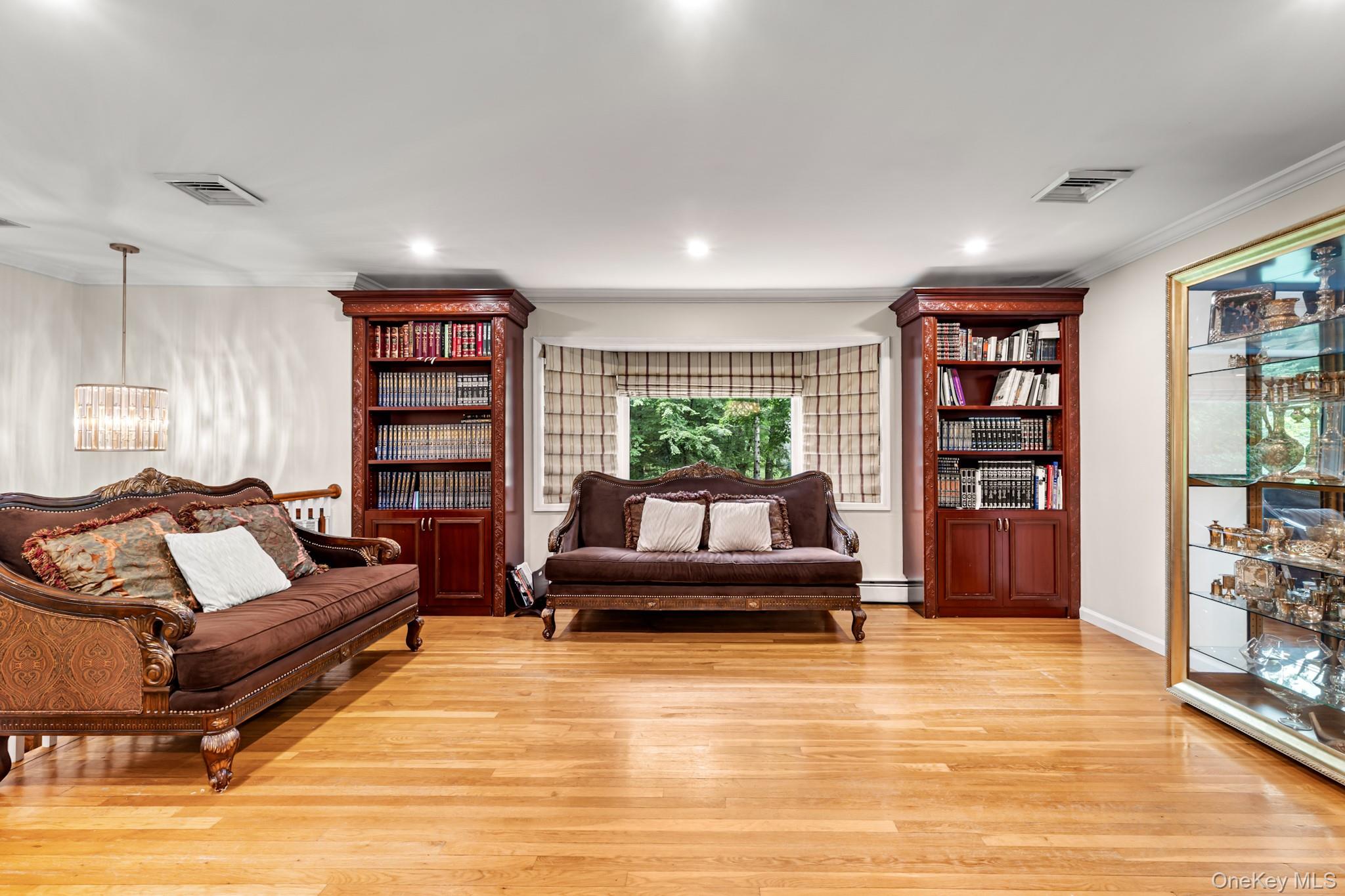 1 Earl Court Property Photo 18